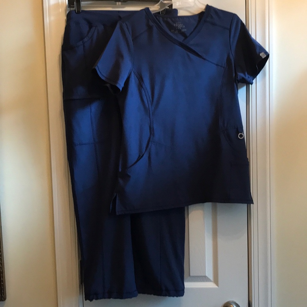 Cherokee navy scrub set